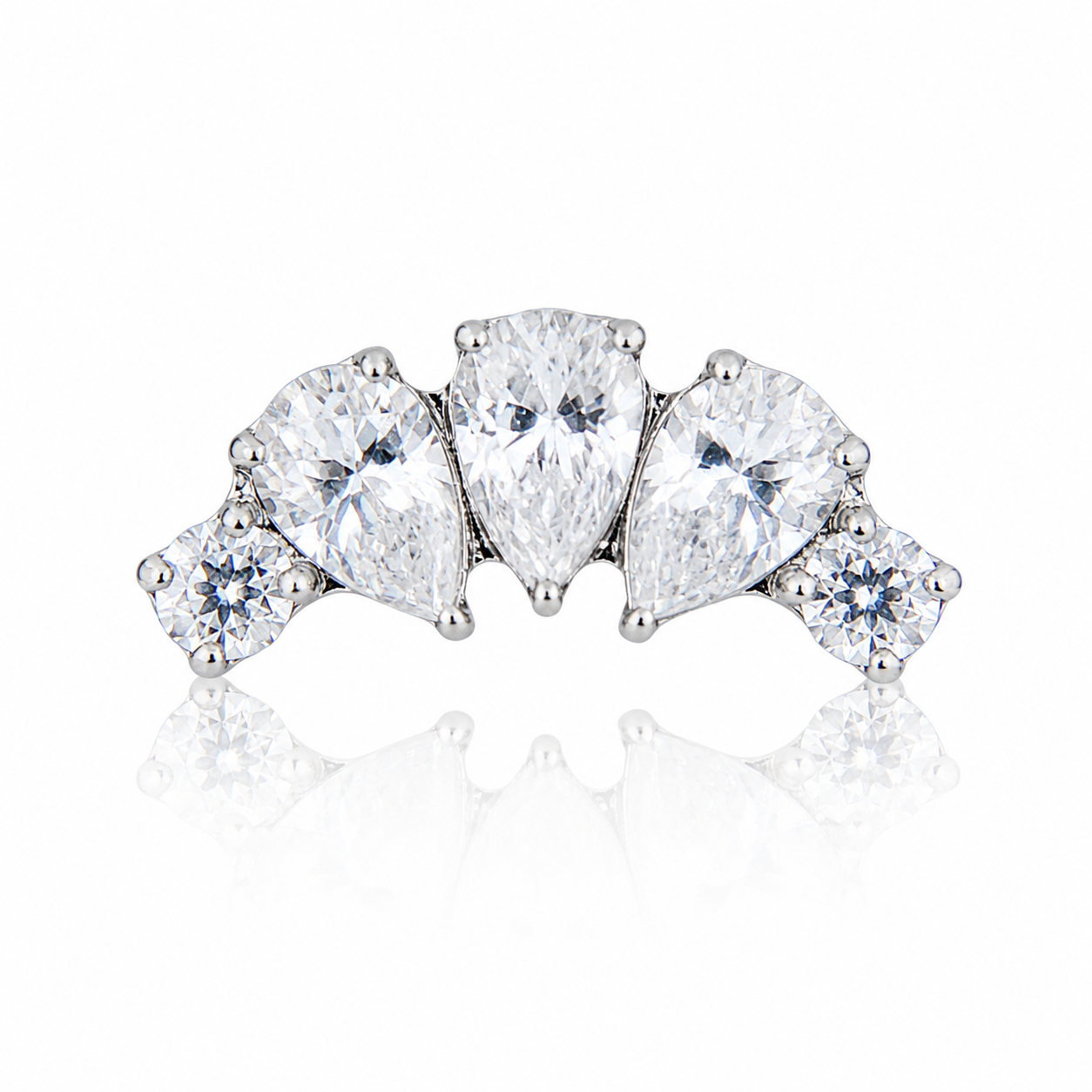 Sienna - Titanium Labret F136 - Silver Finish - White Zircon